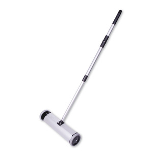 Balai magnétique pour un nettoyage pratique - Product Image 1