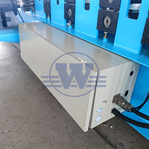 Machine de profilage à froid pour la fabrication de profilés de poutrelles en C, de profilés de poutrelles en U, de profilés de charpente, de profilés de montants de cloisons sèches et de profilés omega, avec fonctions de poinçonnage et de profilage de rails - Product Image 3