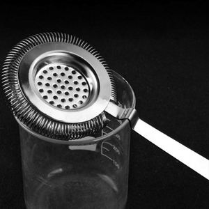 Passoire à cocktail de barman en acier inoxydable 304 de couleur or rose premium, à poignée pliée à haute densité - Product Image 3