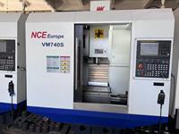 Prix bon marché d'occasion vmc850 VM740 Fanuc oi-MF controller Metal 3 Axis Vertical CNC Fraiseuse à vendre