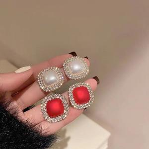 Diamant perle rouge boucles d'oreilles femme lumière luxe style sens de niche tempérament boucles d'oreilles bijoux personnalisés fabricant N2403045 - Product Image 3