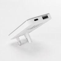 Cargador de Viaje Delgado para Reino Unido, 2 Puertos USB y USB-C, Cargador de Teléfono Móvil de Carga Rápida de 30W