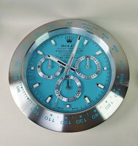 ساعة حائط معدنية خضراء مضيئة صامتة بحركة كوارتز، تصميم عصري مع تقويم لغرفة المعيشة وغرفة النوم - Product Image 3