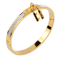 Ensemble de 4 bracelets tendance pour femme en acier inoxydable plaqué or 18 carats, avec fermoir trèfle à quatre feuilles et incrustations de strass en cristal, cadeau superposé
