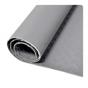 Tapis de protection de sol de garage en vinyle gris à motif de diamant pour garage et au-delà - Product Image 1