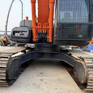 Excavadora de cadenas Hitachi ZX120-6 de 12 toneladas, modelo 2022, con motor Isuzu, de segunda mano, original de Japón, en venta. - Product Image 3
