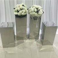 Magnifiques piliers de miroir décoratifs pour allée de mariage