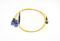 Optique Elite MTP APC Femelle vers MDC UPC Monomode G657A1 3.0mm 8F OFNP Cordon de raccordement à fibre optique jaune