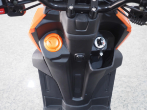 Scooter à essence noir certifié 150cc/200cc, nouveau design, système EFI, refroidissement par air, haut-parleur MP3, frein à disque, prix abordable, TK3D - Product Image 4