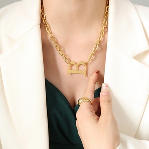 Collar de Acero Inoxidable Chapado en Oro Estilo Hip Hop para Mujer, con Colgante en Forma de B y Cadena de Eslabones, Engaste de Garra, Joyería para Regalo y Fiesta - Product Image 6