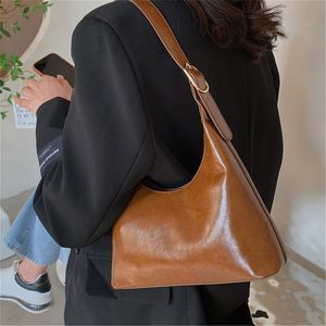 Venta al por mayor bolso cruzado de cuero simple bolso cruzado pequeño bolso de hombro suave <span class=keywords><strong>vintage</strong></span> de las mujeres - Product Image 3