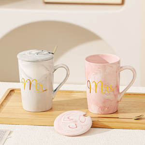 Juego de Tazas de Café de Porcelana QX 4 en 1 con Tapa, Cuchara y Caja de Regalo, Aptas para Microondas y Lavavajillas, Diseño Contemporáneo para Regalos - Product Image 5