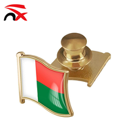 Vente en gros Ensemble de drapeaux nationaux de Madagascar Cadeaux Bracelet agitant la main Patch Porte-clés Pin Cure-dents Drapeau Drapeaux de table pour la promotion