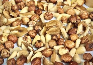 Assortiment de noix de forêt <span class=keywords><strong>sauvages</strong></span>, <span class=keywords><strong>noisettes</strong></span> du nord-est naturelles et noix <span class=keywords><strong>sauvages</strong></span>, en vrac, décortiquées, grillées, boîte cadeau, prêtes à consommer - Product Image 5