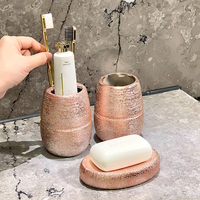Ensemble d'accessoires de salle de bain en céramique électroplaquée de luxe, distributeur de savon, porte-brosse à dents, plateau, décoration moderne pour la maison, organisateur de vanité