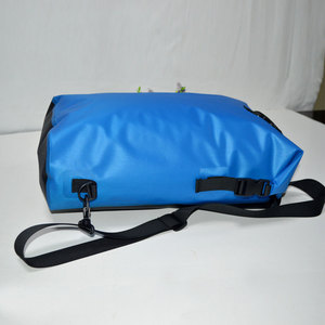 <span class=keywords><strong>Sacca</strong></span> Impermeabile in PVC da 25L e Zaino Galleggiante per Escursionismo e Kayak, Stile Unisex alla Moda - Product Image 3