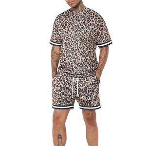 KY leopardo estampado cuello redondo Oversize Fit manga corta Camiseta Streetwear camiseta y pantalones cortos conjunto <span class=keywords><strong>ropa</strong></span> <span class=keywords><strong>de</strong></span> hombre 2023 - Product Image 1