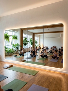 <span class=keywords><strong>Espejo</strong></span> de Estudio de Danza <span class=keywords><strong>con</strong></span> Luces <span class=keywords><strong>LED</strong></span>, <span class=keywords><strong>Espejo</strong></span> de Pared de Cuerpo Entero de Vidrio HD para Gimnasio, Yoga, Pilates, Sala de Entrenamiento, Tamaño Personalizado de Fábrica - Product Image 3