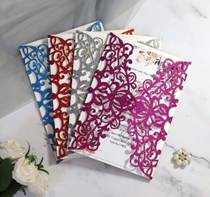 Invitations de mariage européennes de luxe personnalisées à paillettes découpées au <span class=keywords><strong>laser</strong></span> Carte d'invitation en <span class=keywords><strong>papier</strong></span> personnalisée avec ruban et enveloppes - Product Image 1
