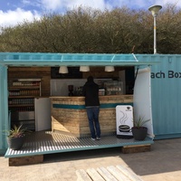 Café dans un conteneur maritime, conception et concept