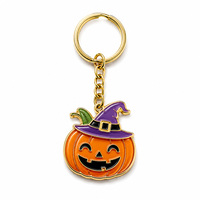 Porte-clés émaillé personnalisé pour Halloween, design citrouille souriante et chapeau de sorcière, plaqué or, vente en gros OEM, fabricant direct de porte-clés en vrac