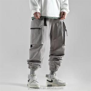 กางเกงวอร์มขนแกะสีดำสำหรับผู้ชายมีหลายกระเป๋าตามสั่ง - Product Image 3