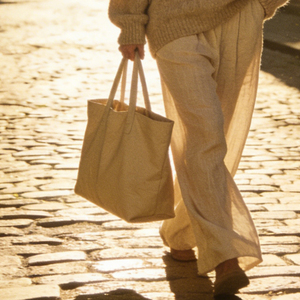 Sacs fourre-tout en <span class=keywords><strong>toile</strong></span> pour les magasins de vêtements au détail avec logo personnalisé, réutilisables, recyclables, à longues poignées, design personnalisable - Product Image 1