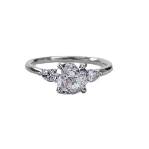 Anello a quattro punte per donna, design semplice, accessorio da indossare ogni giorno - Product Image 5