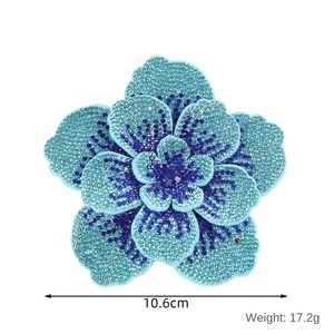 Applique en tissu 3D faite à la main avec des fleurs scintillantes et des strass en diamant pour robe de femme - Accessoires de mode DIY - Product Image 2