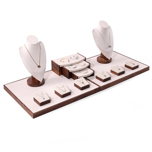 Klassieke Walnoot Houten Ring Oorbel Ketting Armband Hanger Sieraden Display Tafel Pakket Stand Voorraad Groothandel Custom - Product Image 4