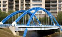 Pont en acier léger de conception chinoise avec structure de toit métallique isolée, matériaux Q345/Q235, fabrication par soudage et pliage