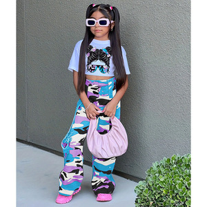 Conjunto de 2 Piezas de Moda Europea y Americana, Camiseta con Estampado de Dibujos Animados y Cuello Redondo + Pantalones de Camuflaje Estilo Hip-Hop - Product Image 1