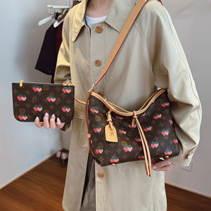 Bolso Tote de Gran Capacidad para Mujer a la Moda. Hecho de material PU. Decorado. Adecuado para uso diario. - Product Image 4