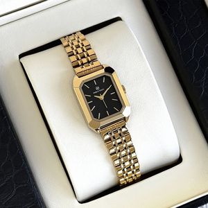 Nuevo modelo de reloj de pulsera de acero con movimiento de cuarzo para mujer: tamaño pequeño, resistente a la decoloración, resistente al agua, exquisito y elegante. - Product Image 5