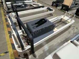 Tốt nhất trong máy cải cách tốt nhất có thể điều chỉnh footbar Studio Cải Cách nhôm trắng - Product Image 4