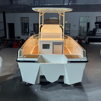 Catamaran de pêche à double coque en FRP de 0,8 m, aileron central, bateau à console centrale personnalisé