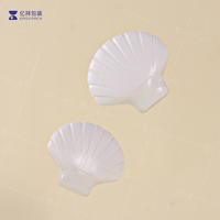 Vente en gros de flacons cosmétiques en plastique en forme de coquille, flacon pompe pour sérum, flacon givré pour crème BB, crème solaire, fond de teint, personnalisable