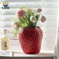 Fabricant Noir Fraise Vase Rouge Vert Rose Fruits Ornement De Table Vase En Céramique Pour La Décoration Intérieure Vase À Fleurs
