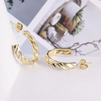 Aretes Gruesos y Retorcidos CM Hipoalergénicos Ligeros con Baño de Oro Real de 14K para Mujer