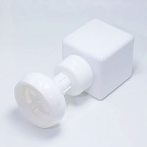 Hermosa Botella Dosificadora de Espuma con Forma de Flor, Envase Cosmético de Plástico PETG, Botella de Espuma para Jabón Facial, Uso Personal - Product Image 5