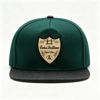 Gorra Snapback Deportiva y Formal de 5 Paneles con Parche de Escudo Personalizado, Bordado 3D, Verde Oscuro, 100% Lona de Algodón, Visera Plana Rígida