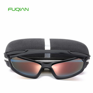 Nuovi <span class=keywords><strong>occhiali</strong></span> <span class=keywords><strong>da</strong></span> <span class=keywords><strong>sole</strong></span> sportivi per ciclismo e corsa <span class=keywords><strong>da</strong></span> uomo e donna <span class=keywords><strong>con</strong></span> <span class=keywords><strong>occhiali</strong></span> <span class=keywords><strong>da</strong></span> <span class=keywords><strong>vista</strong></span> polarizzati a molla Logo personalizzato per PC - Product Image 5