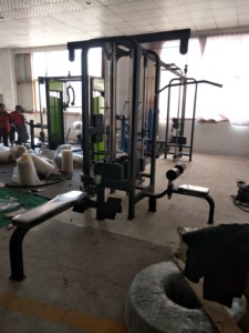 Equipo de Gimnasio Multifuncional de Cinco Estaciones de Fabricación y Venta Propia - Product Image 3