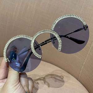 Gafas de Sol Redondas de Lujo con Lentes Transparentes, Moda 2021, Protección UV400, con Pedrería, Tamaño Grande para Mujer - Product Image 5