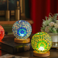 Lampe en cristal de verre de style vintage veilleuse en verre boule de mosaïque avec base en bois lumière décorative rétro pour chambre lampe de chevet