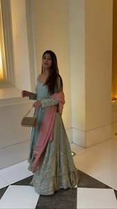 RADHE EXPORT Lehenga Choli de Georgette con Bordado de Estrellas para Mujer, Mangas con Trabajo de Lentejuelas, Secado Rápido, Vestido Tradicional Indio - Product Image 2