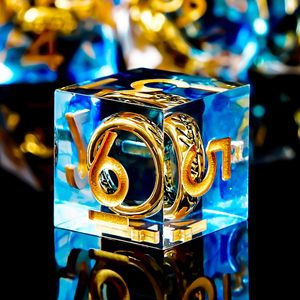 Anneau doré inclus, idéal pour le jeu de dés polyédriques D&D (Dungeons and Dragons) du <span class=keywords><strong>Seigneur</strong></span> <span class=keywords><strong>des</strong></span> <span class=keywords><strong>Anneaux</strong></span>, jeu de rôle RPG, ensemble de dés bleus - Product Image 2