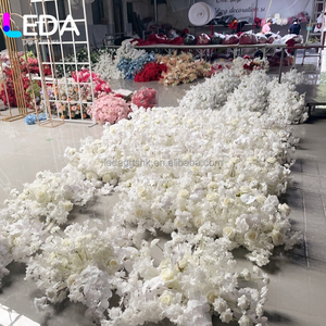 Decoración de Fondo para Bodas y Eventos LEDA, Diseño Esponjoso, Camino de Flores Artificiales de Seda Color Marfil con Orquídeas - Product Image 2