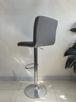 Chaise de bar haut de gamme avec dossier, pivotante, réglable en hauteur, sans accoudoirs, structure métallique, base ronde sur piétement