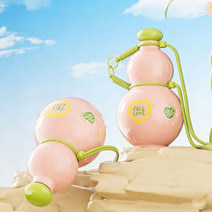 Bouteille d'<span class=keywords><strong>eau</strong></span> sportive en plastique mignonne pour étudiants, grande capacité 880 ml, portable avec poignée, idéale pour l'extérieur – Collection Été Gourd Cup - Product Image 3